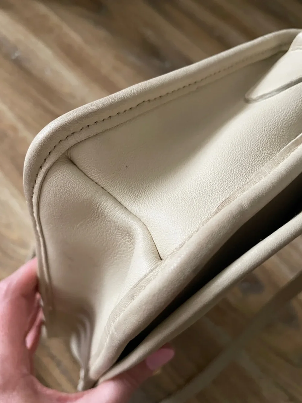 Coach Vintage Turnlock Shoulder Bag in Bone - Picture 8 of 16